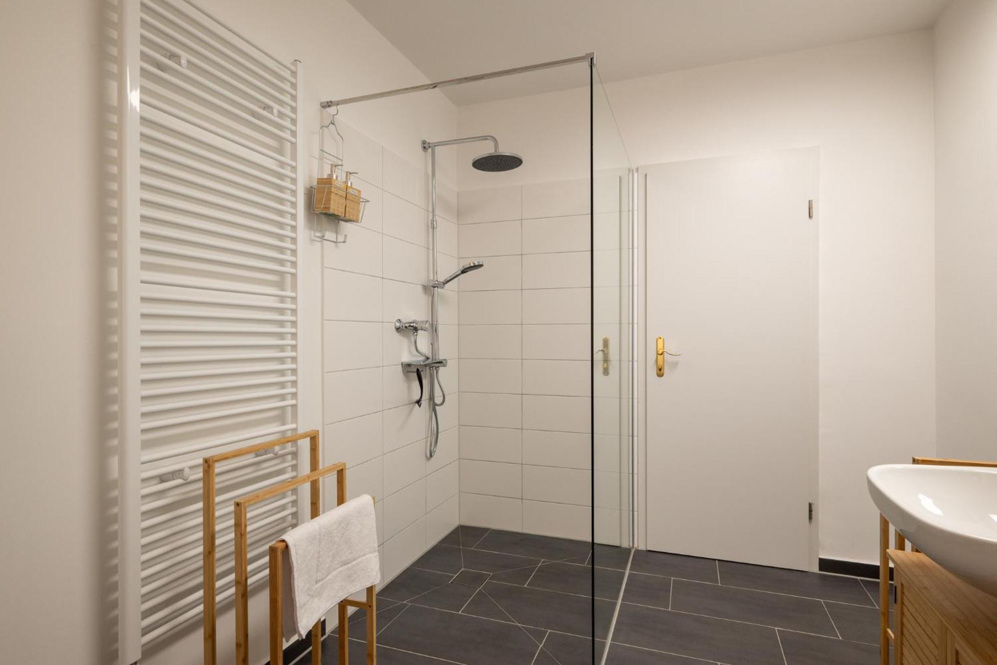 Leipzig Mitte - 2 Parkplaetze - Koselig Apartments エクステリア 写真